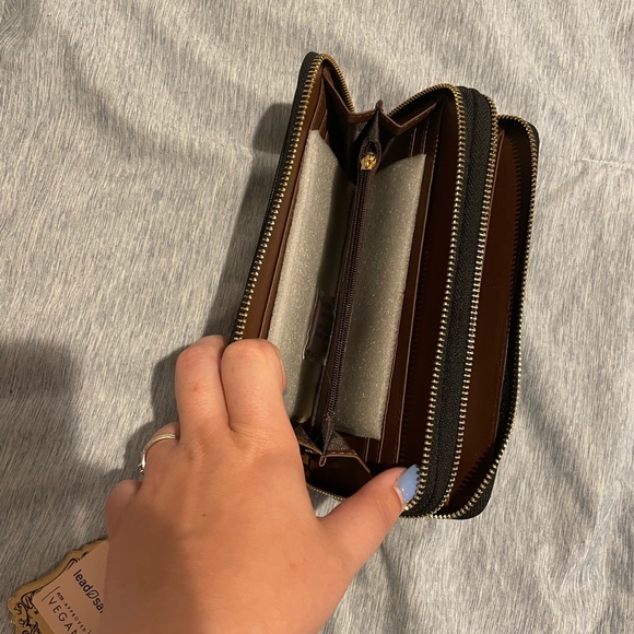 Brand new fashionova wallet - Picture 3 of 5